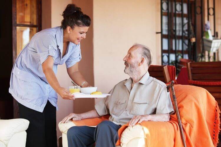Hasta ve Yaşlı Bakıcı - Diplomalı ve Sertifikalı Bakıcı